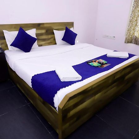 Hotel Warm Welcome - Noida Sector 51 Екстер'єр фото