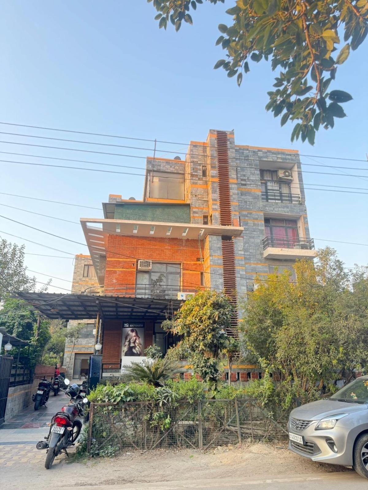 Hotel Warm Welcome - Noida Sector 51 Екстер'єр фото
