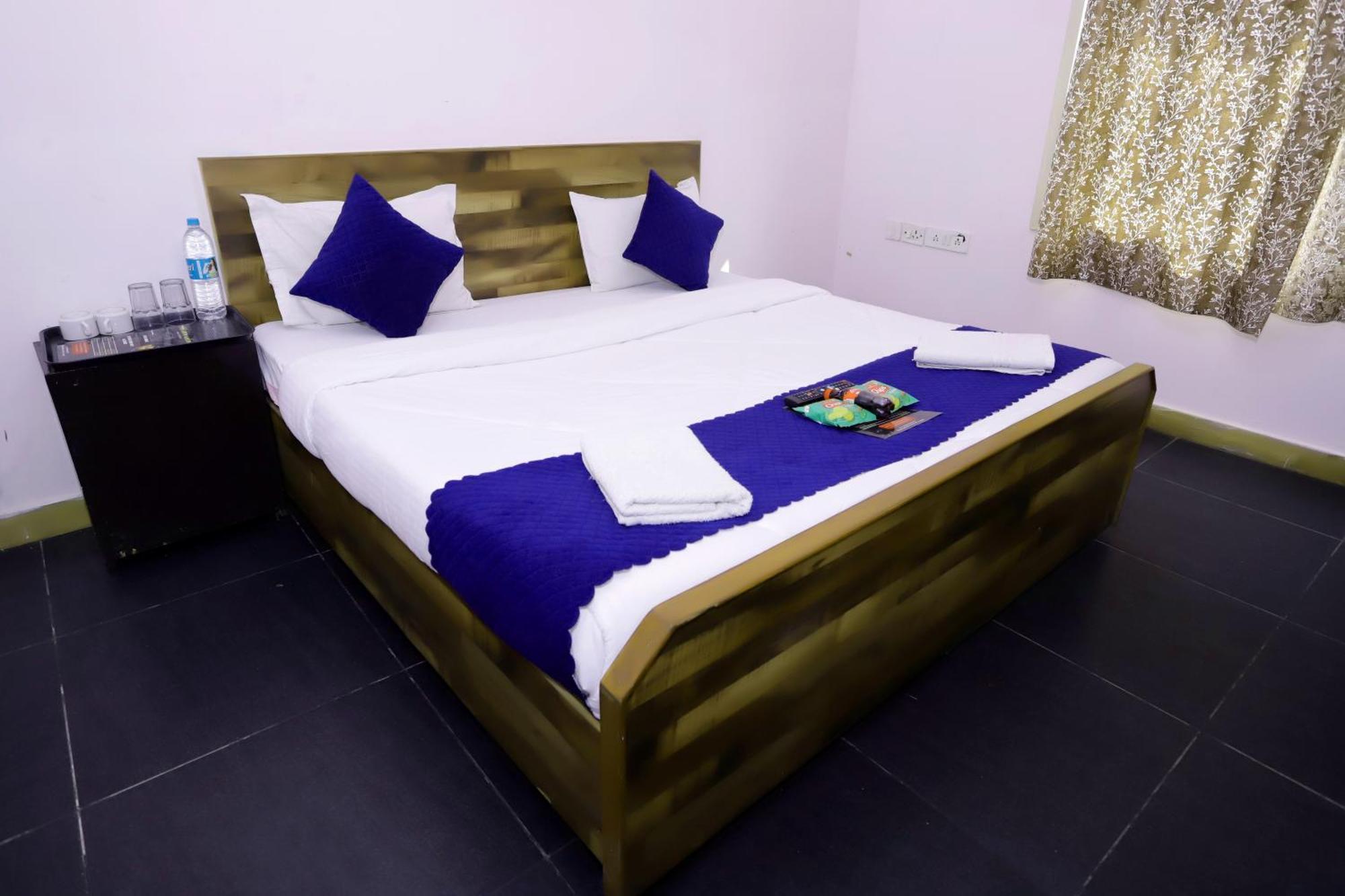 Hotel Warm Welcome - Noida Sector 51 Екстер'єр фото