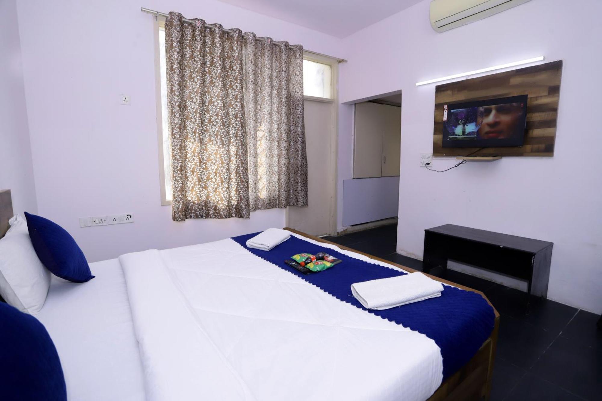 Hotel Warm Welcome - Noida Sector 51 Екстер'єр фото