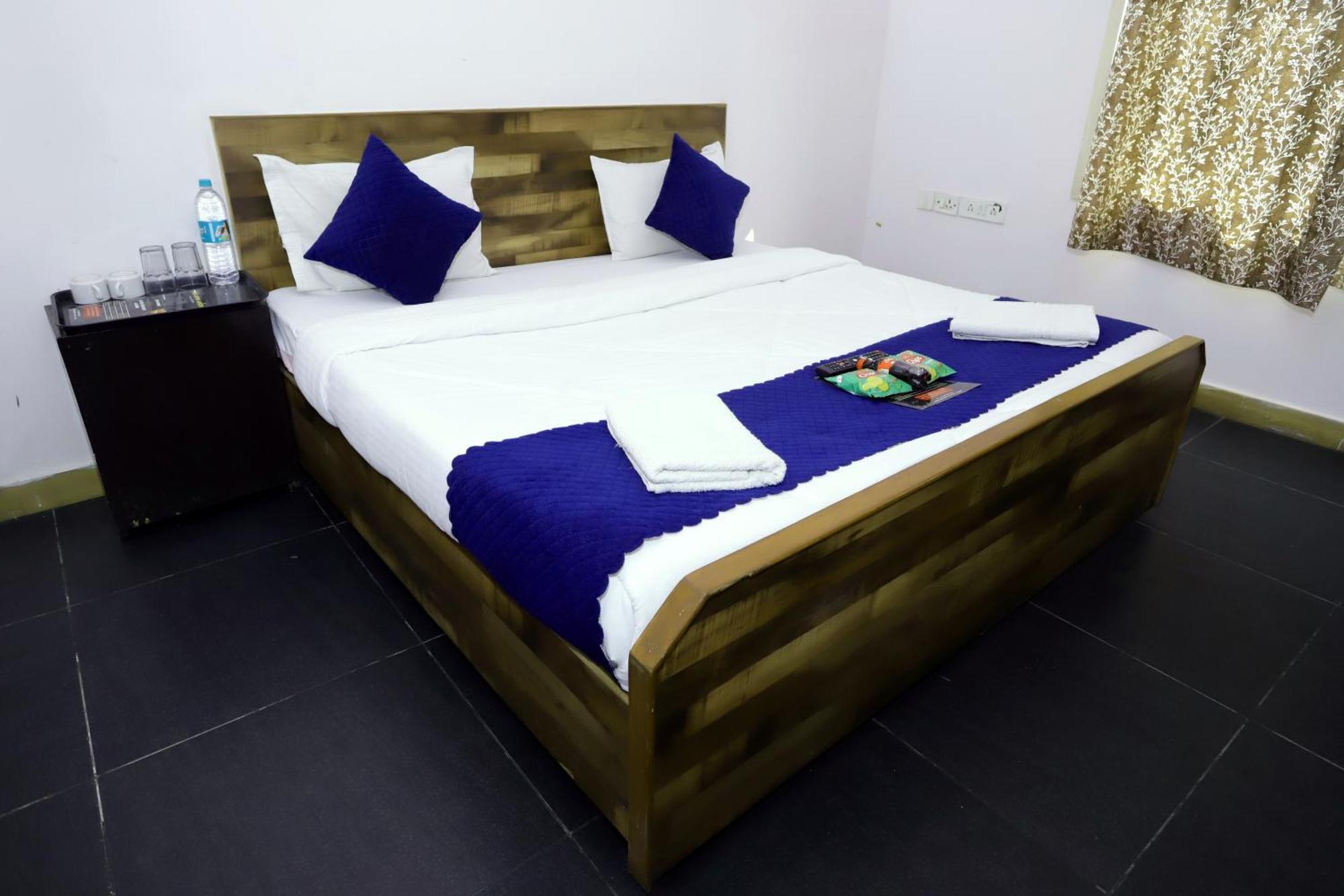 Hotel Warm Welcome - Noida Sector 51 Екстер'єр фото