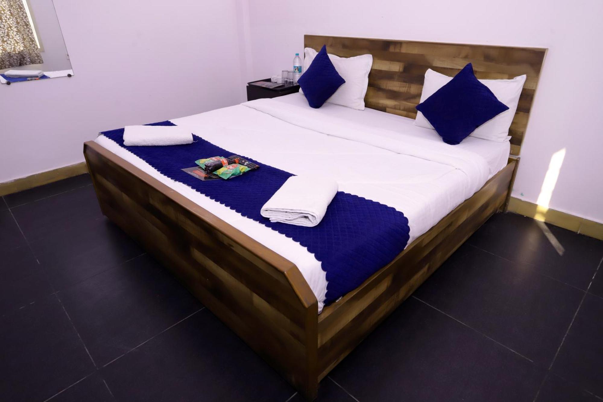 Hotel Warm Welcome - Noida Sector 51 Екстер'єр фото