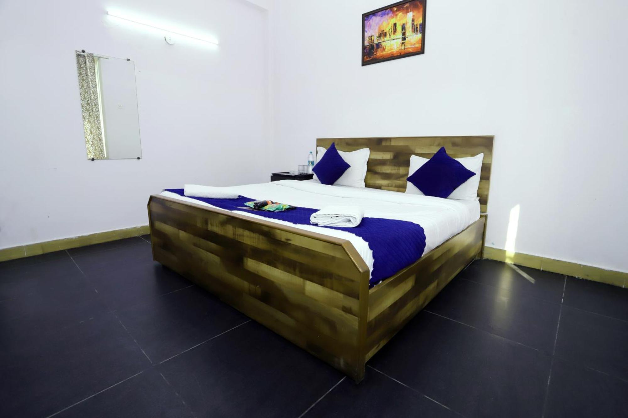Hotel Warm Welcome - Noida Sector 51 Екстер'єр фото