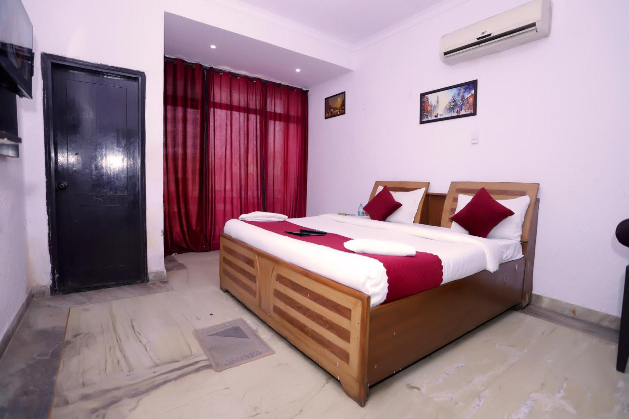 Hotel Warm Welcome - Noida Sector 51 Екстер'єр фото