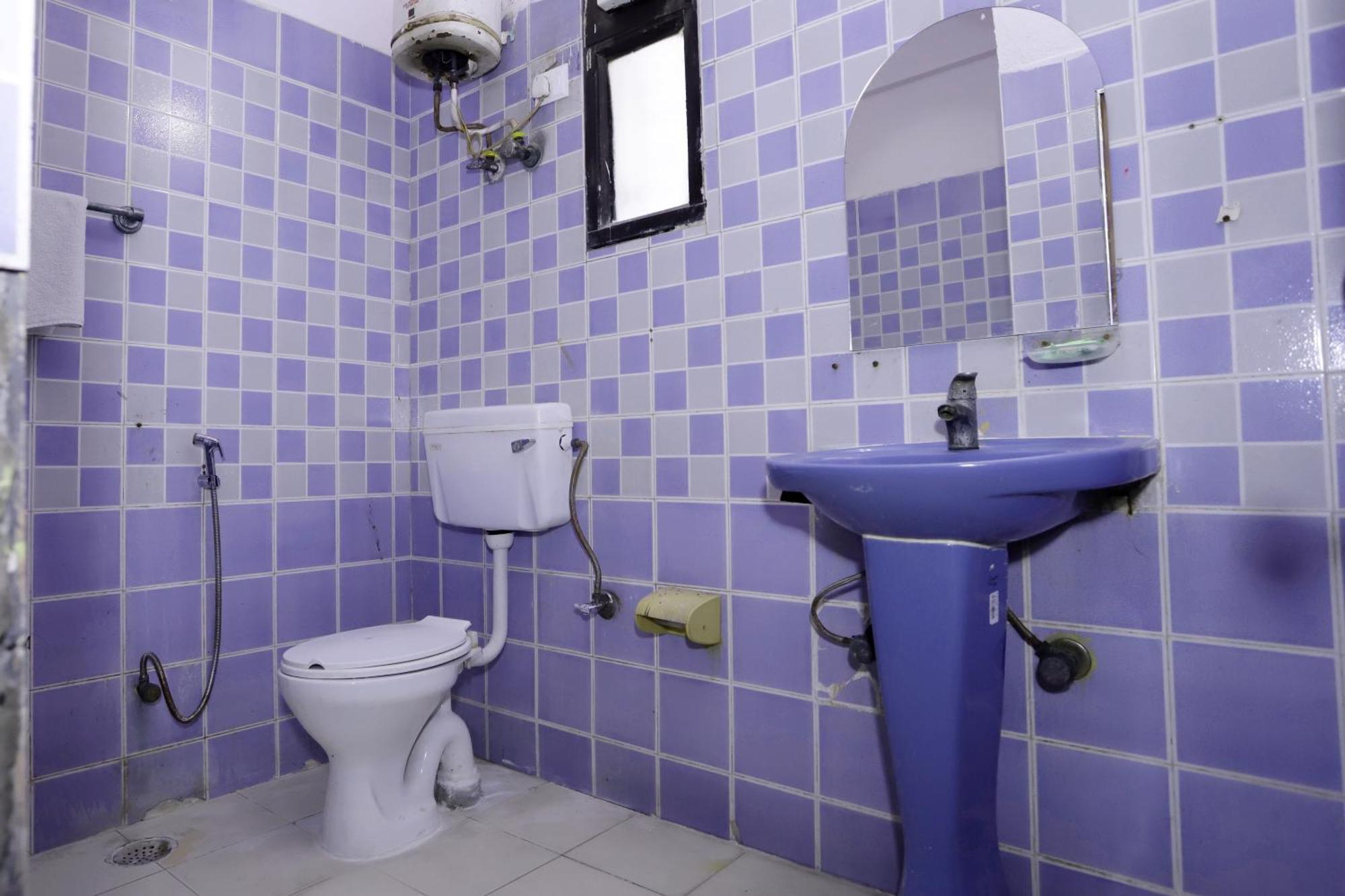 Hotel Warm Welcome - Noida Sector 51 Екстер'єр фото