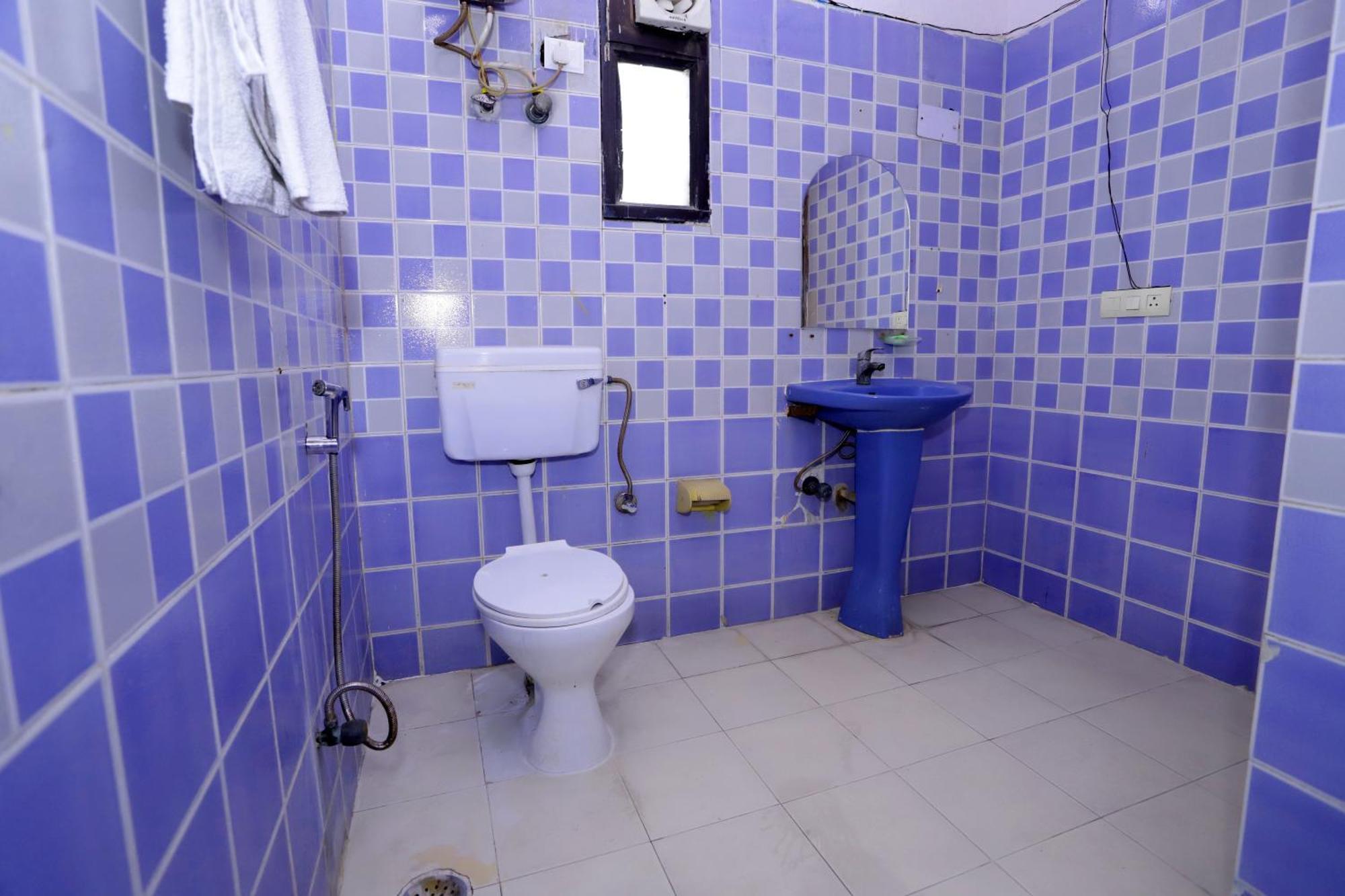 Hotel Warm Welcome - Noida Sector 51 Екстер'єр фото