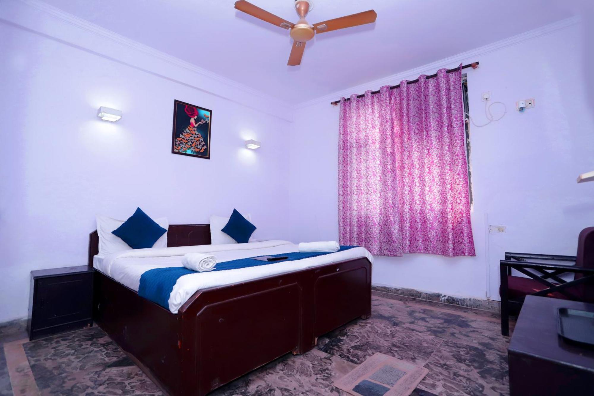 Hotel Warm Welcome - Noida Sector 51 Екстер'єр фото