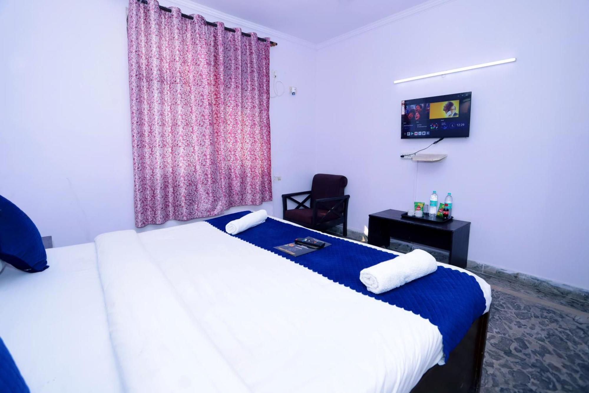 Hotel Warm Welcome - Noida Sector 51 Екстер'єр фото