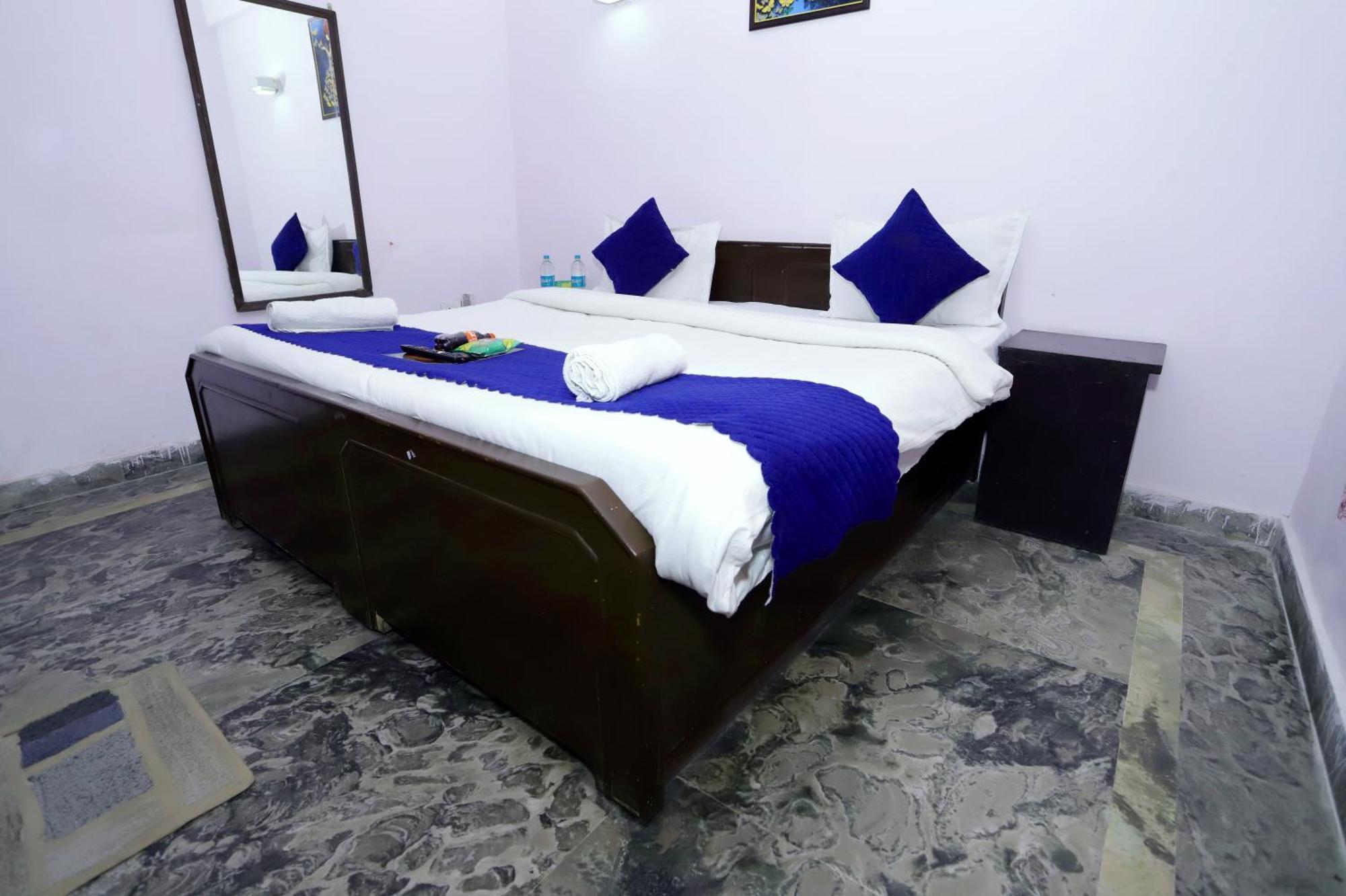 Hotel Warm Welcome - Noida Sector 51 Екстер'єр фото