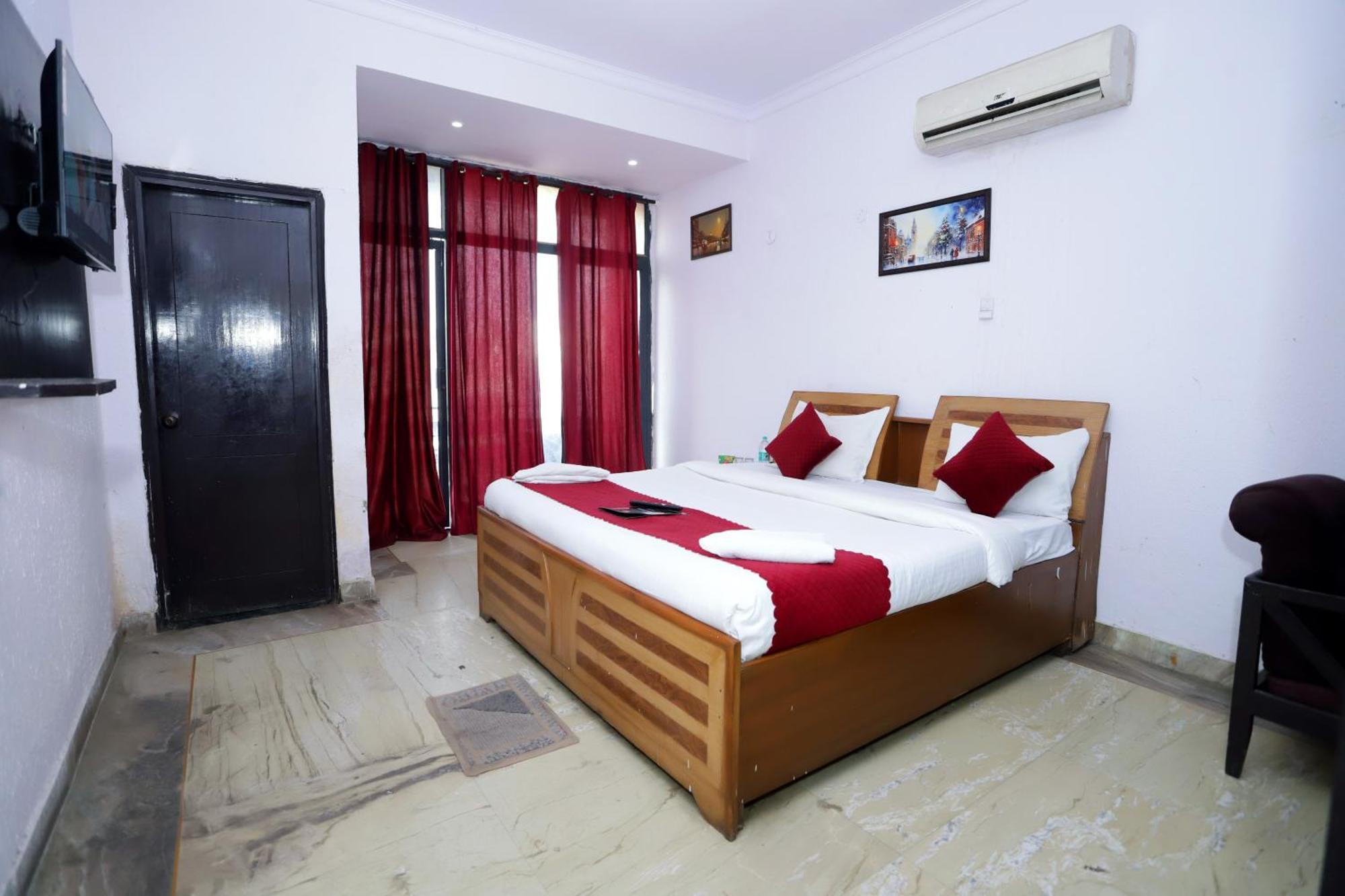Hotel Warm Welcome - Noida Sector 51 Екстер'єр фото