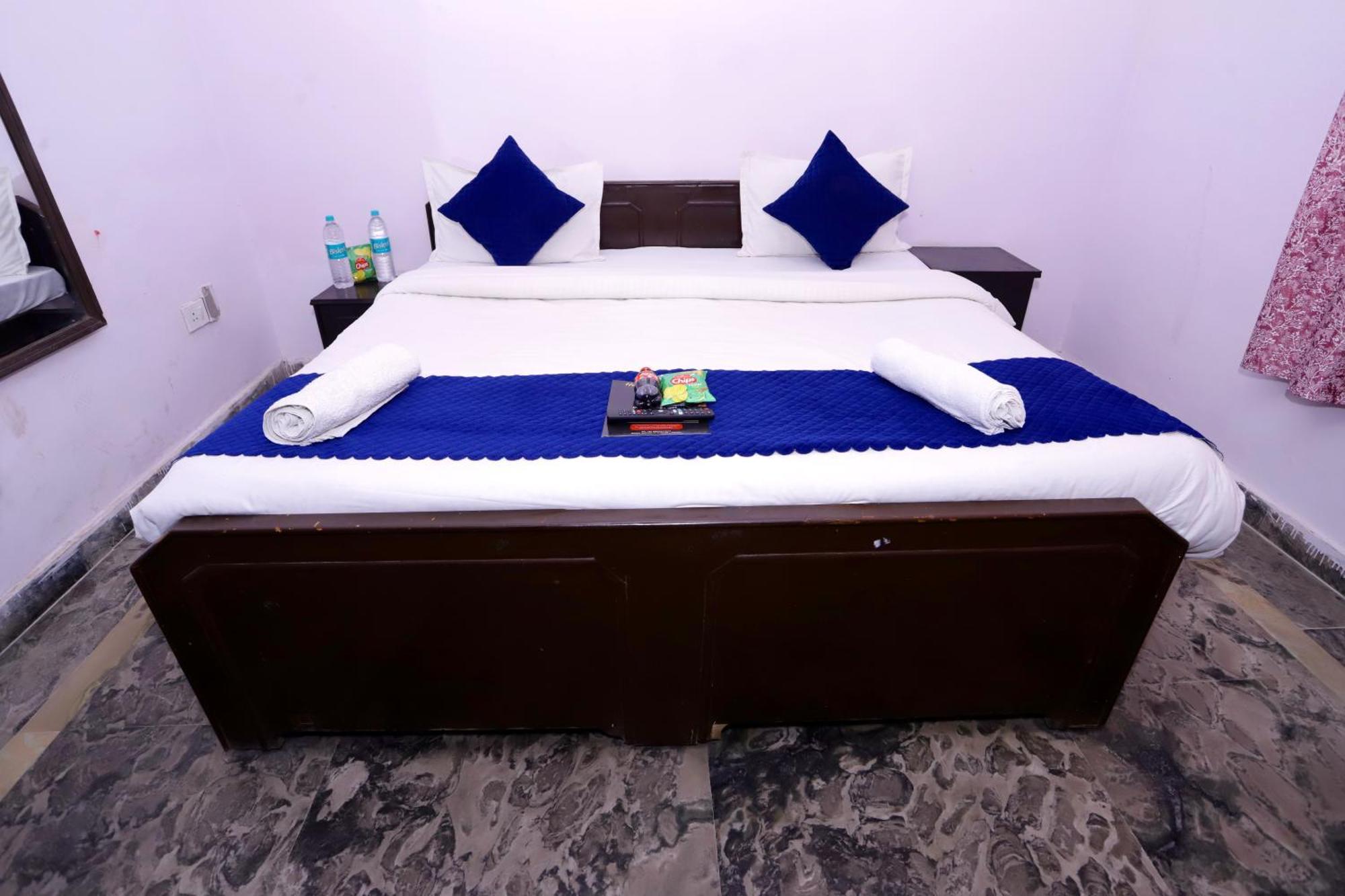Hotel Warm Welcome - Noida Sector 51 Екстер'єр фото