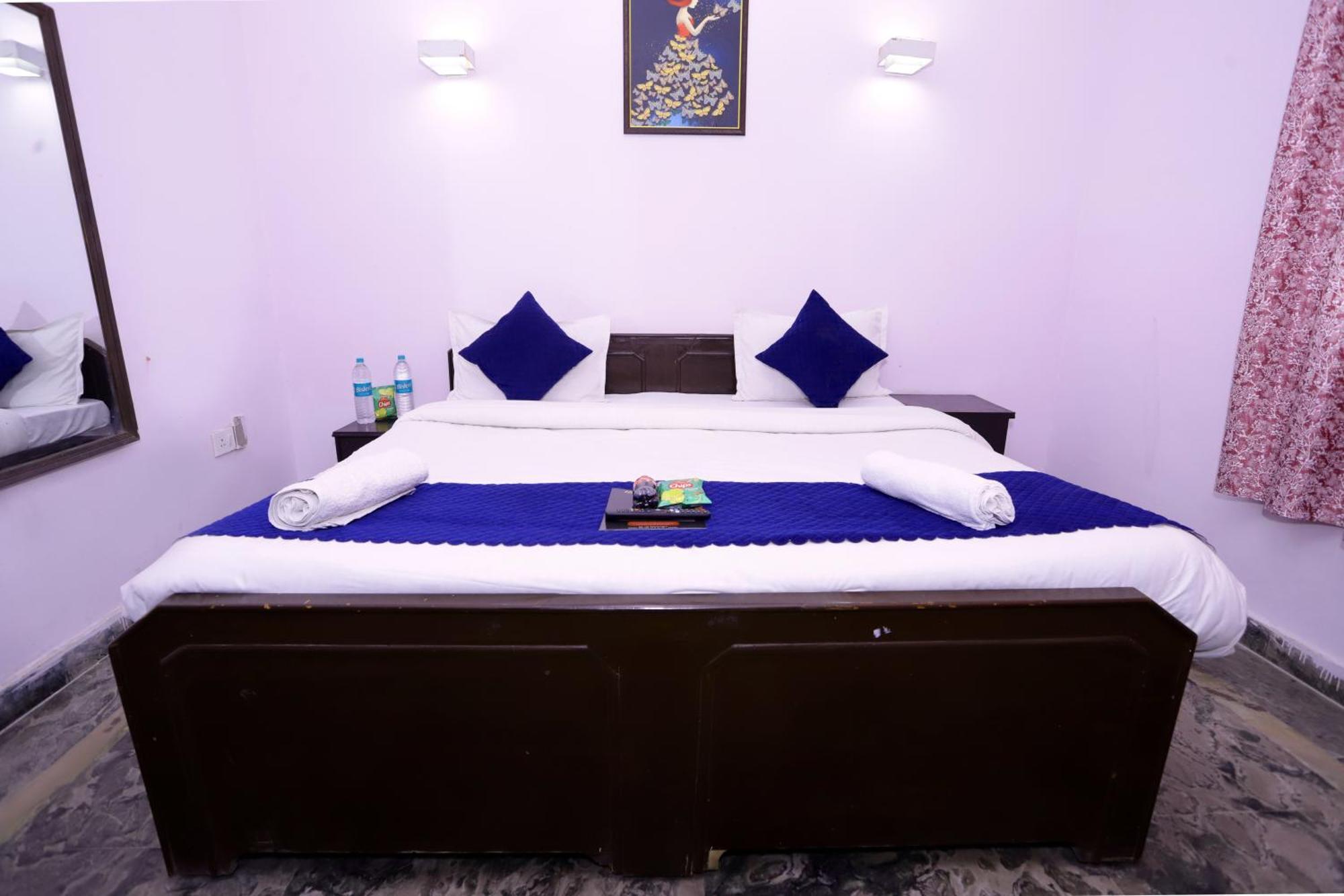 Hotel Warm Welcome - Noida Sector 51 Екстер'єр фото