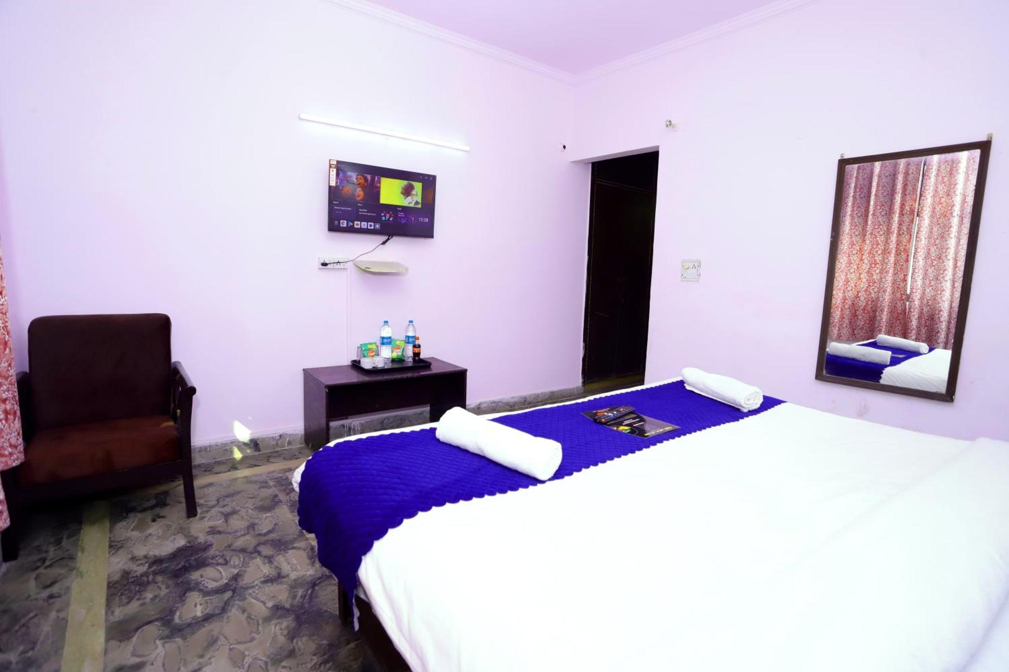 Hotel Warm Welcome - Noida Sector 51 Екстер'єр фото